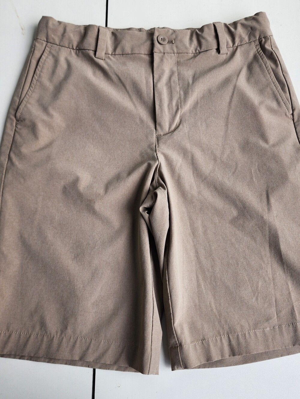 Vineyard Vines boys Khaki Chino Performance Mesh Flat Front Zip Shorts Sz 14